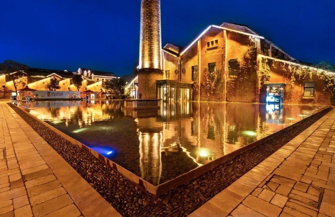 4,景德镇中国陶瓷博物馆:占地面积近5.5万平方.