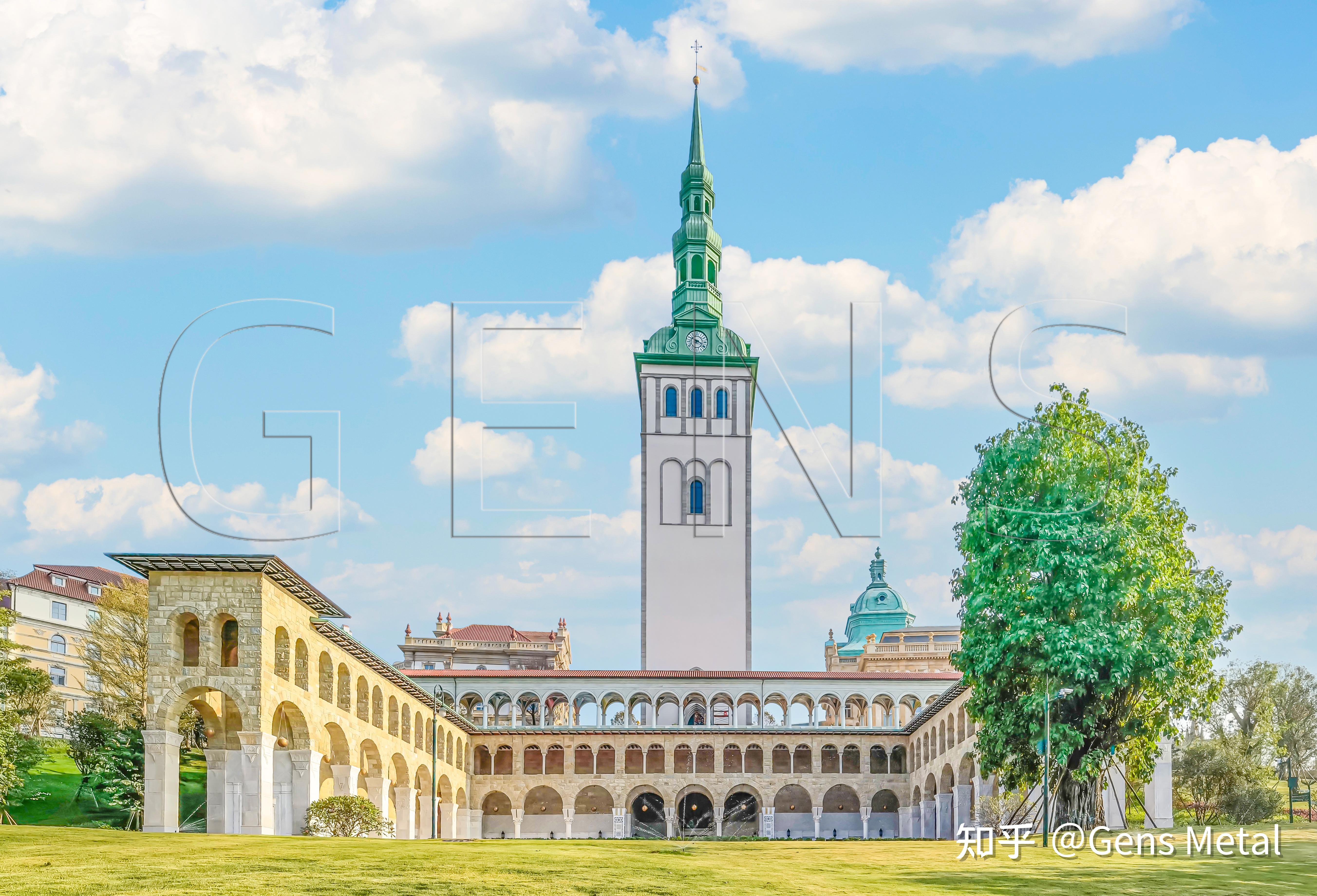 说到欧式建筑,咱们首先想到的一定是庄严神圣的教堂,还有那复古神秘的