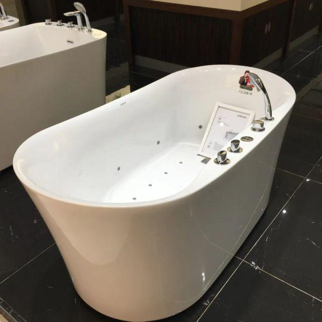 卫生间装淋浴房还是浴缸