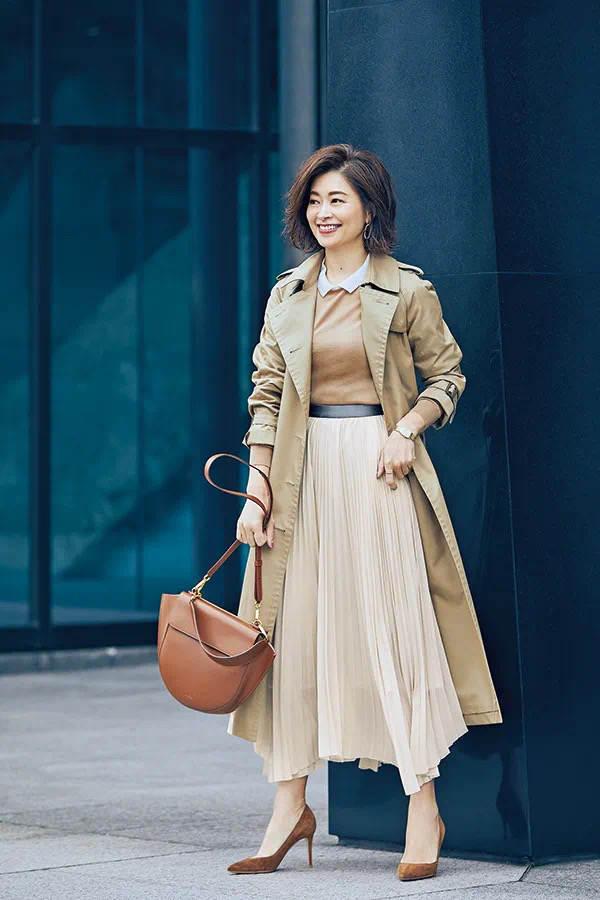 个头矮还微胖的40岁女人学这位日本大妈五短身材也穿出好气质