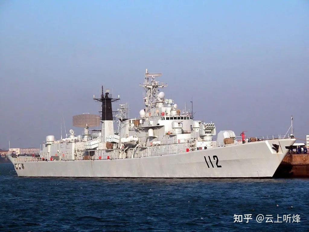 黑龙江省会哈尔滨,已经用作052型驱逐舰首舰的舰名,舷号112↓:咱们先