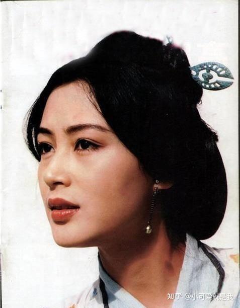 丁晓东解读18岁的陈红是洋娃娃本人吧