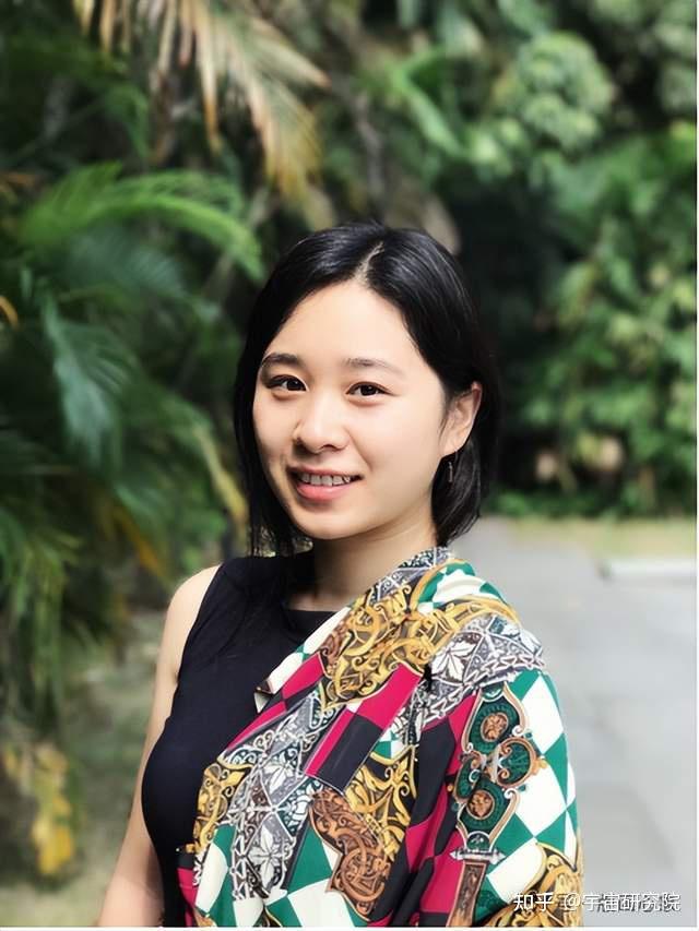 《美龙美发》黑白木版 30cm×30cm