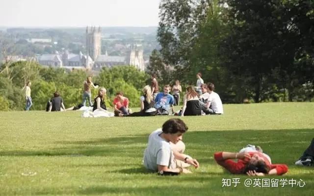 英国建筑学硕士,中上等学校有哪些?