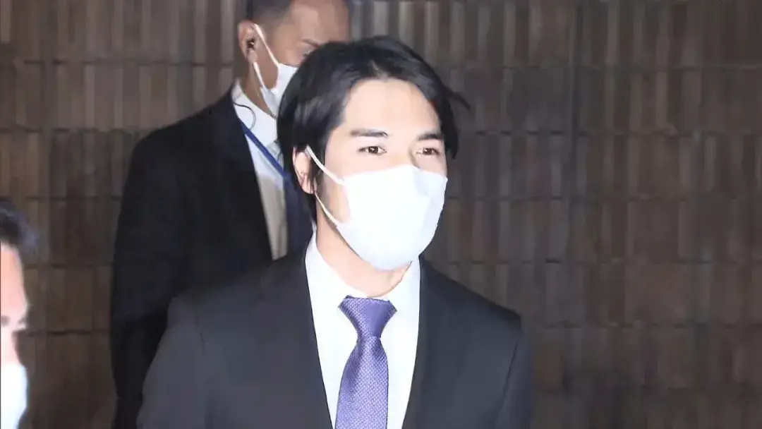 新任日本驸马爷小室圭还钱内幕曝光引发日本媒体民众热议