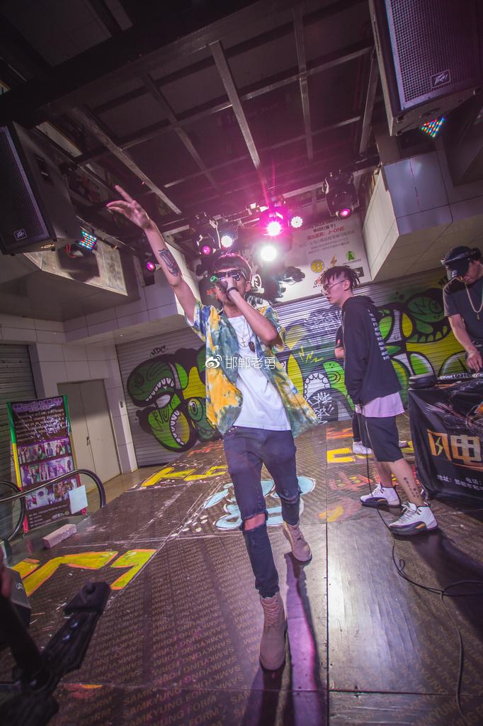 完璧归赵hiphop现场爆棚闪电街区