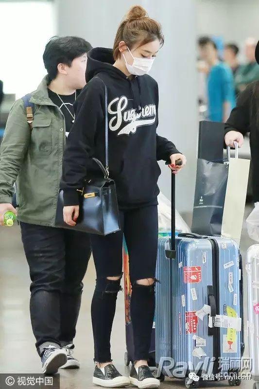 春运28个当红明星的行李箱大pk其实杨幂蛮低调的