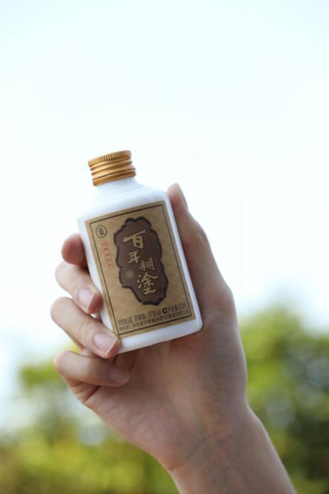 百年糊涂嫡系酒应该怎么选蓝纯经典糊涂老酱香一星经典小百年哪个好