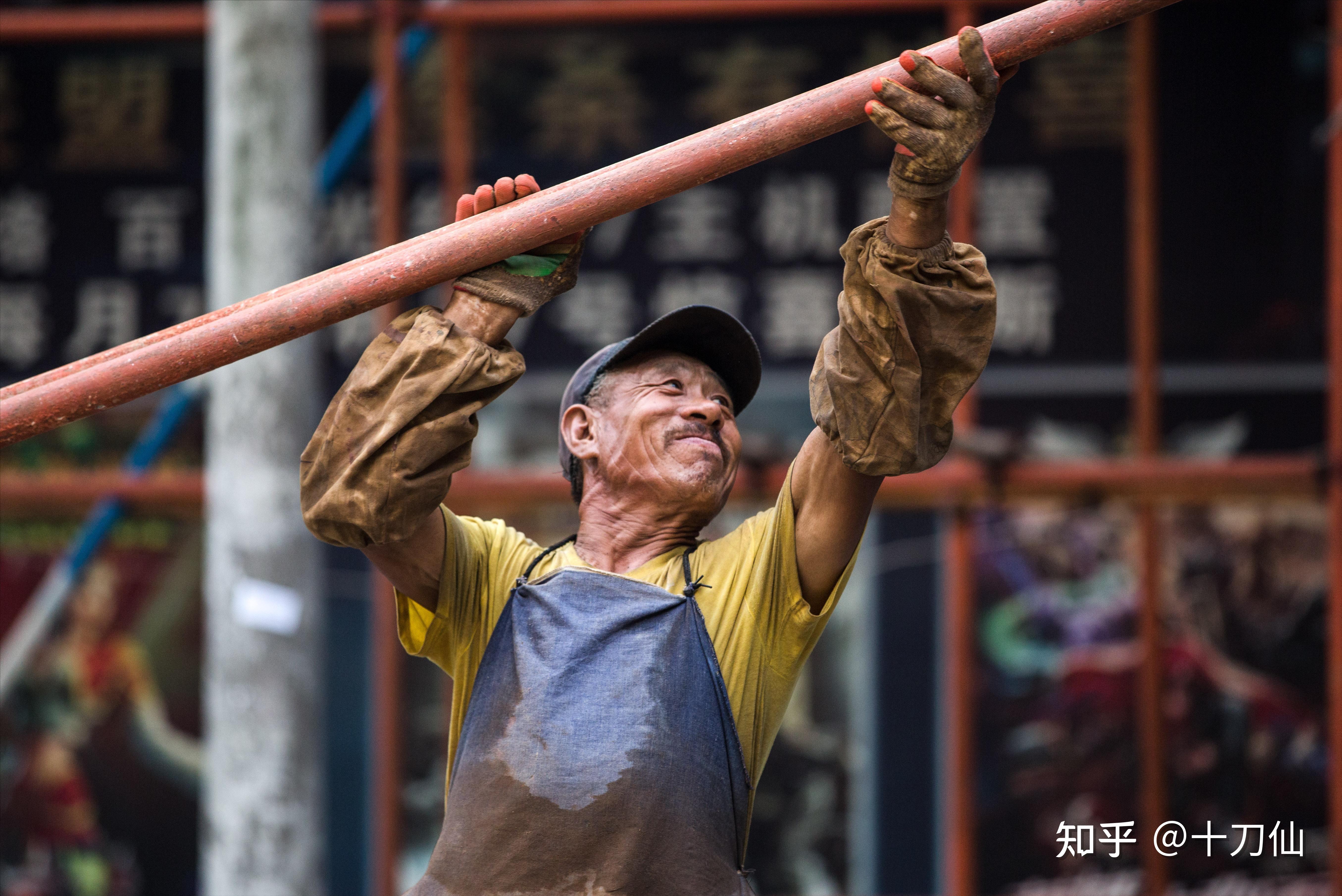 60歲以上農民工不能留在工地了清退潮開始上演農民工何去何從呢