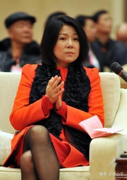 孔东梅:毛主席的外孙女,继承了贺子珍的温柔漂亮,下巴也有颗痣 - 知乎