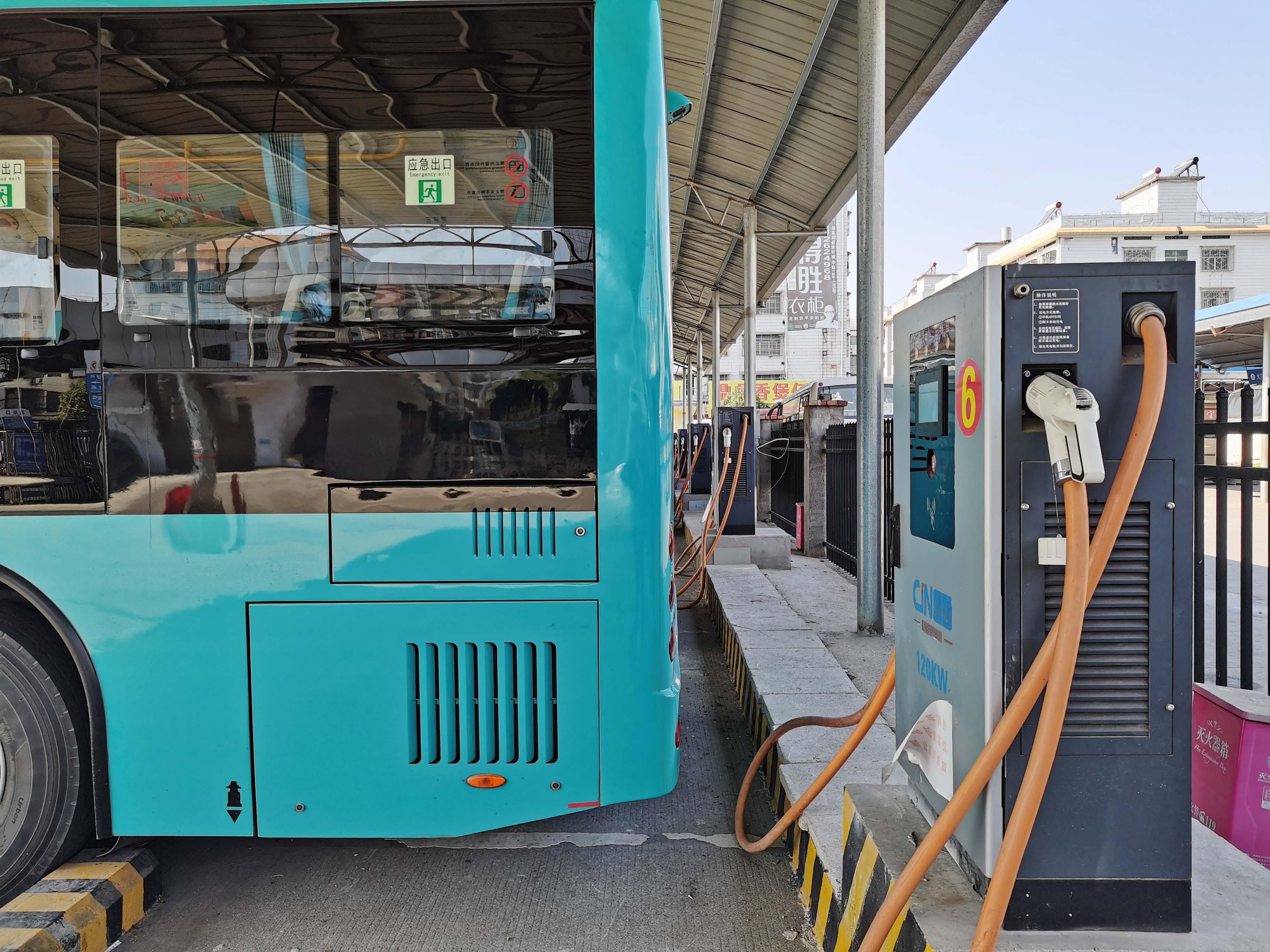 京能新能源现场案例第22季:大型公交充电站,补能神器展现高效充电