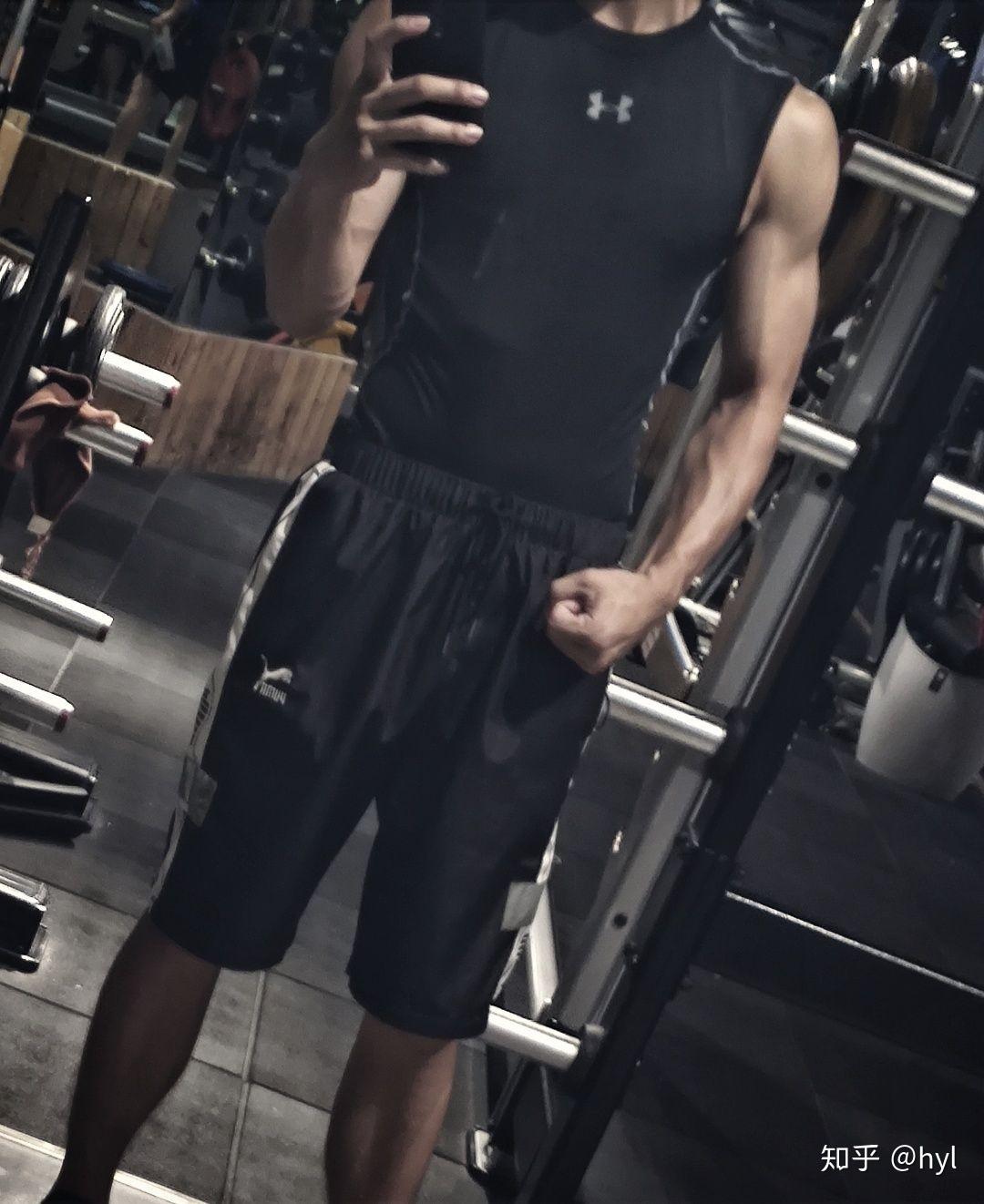 00后有腹肌是什么感受?