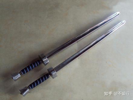 鞭(鞭身六角)戟(戈和矛的结合体)钺(大为钺,小为斧)斧盾矛(有倒刺,无