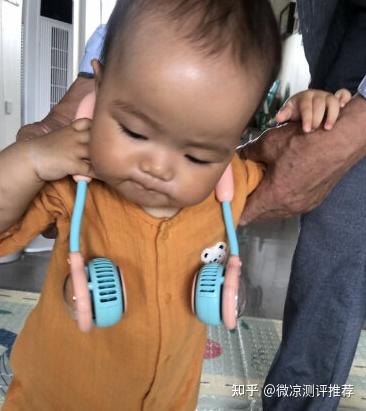 几素挂脖风扇怎么样好用吗 四核无叶挂脖风扇使用体验 有奇评测