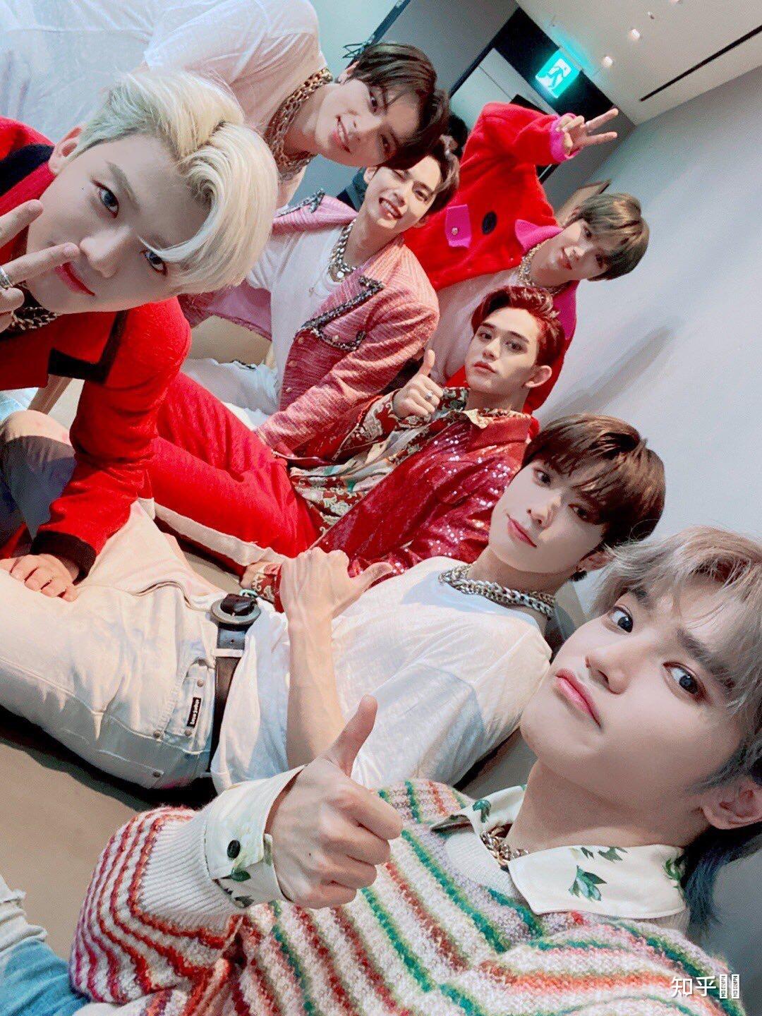 大家有没有nct的合照?