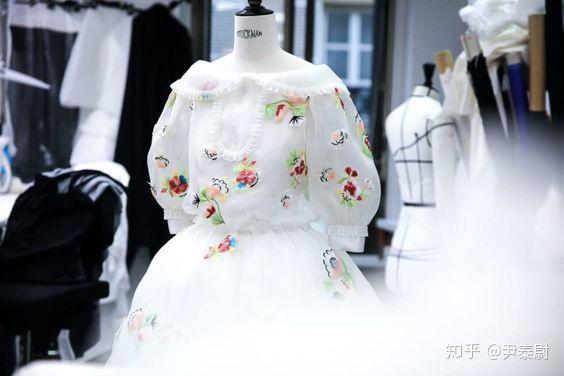参加一个比较正式的晚宴,要如何搭配服装? - 知乎