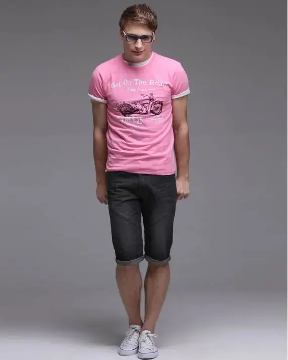 男生绝对不要这样穿一定要避免的3套超土服装搭配