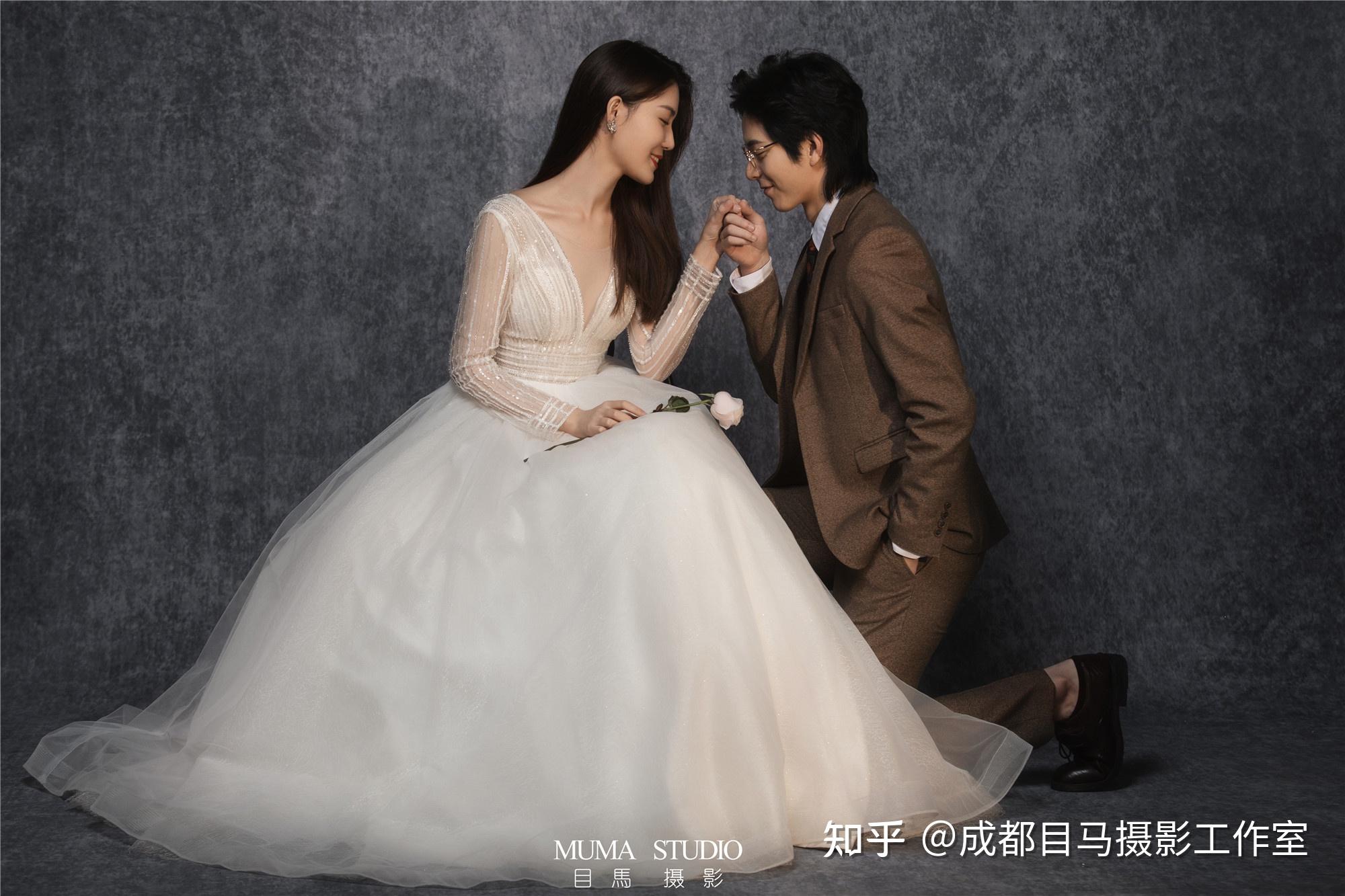 丢弃的旧婚纱 v2-27db921933b7adc8f08a2839f3899a75_r.jpg