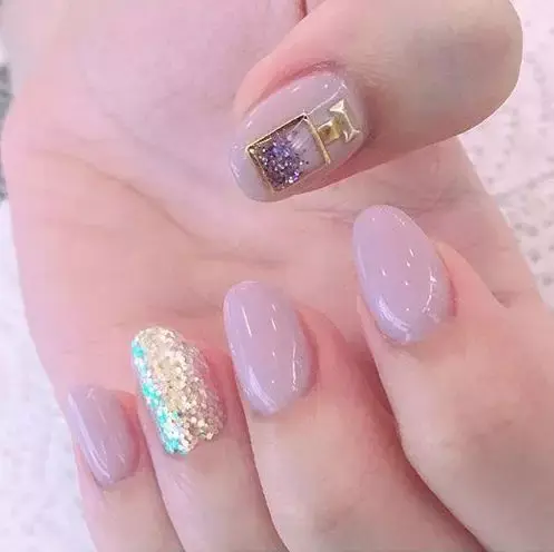 这里可能是最全的新年美甲集合了-新年美甲图片2021简单大方红色衣服