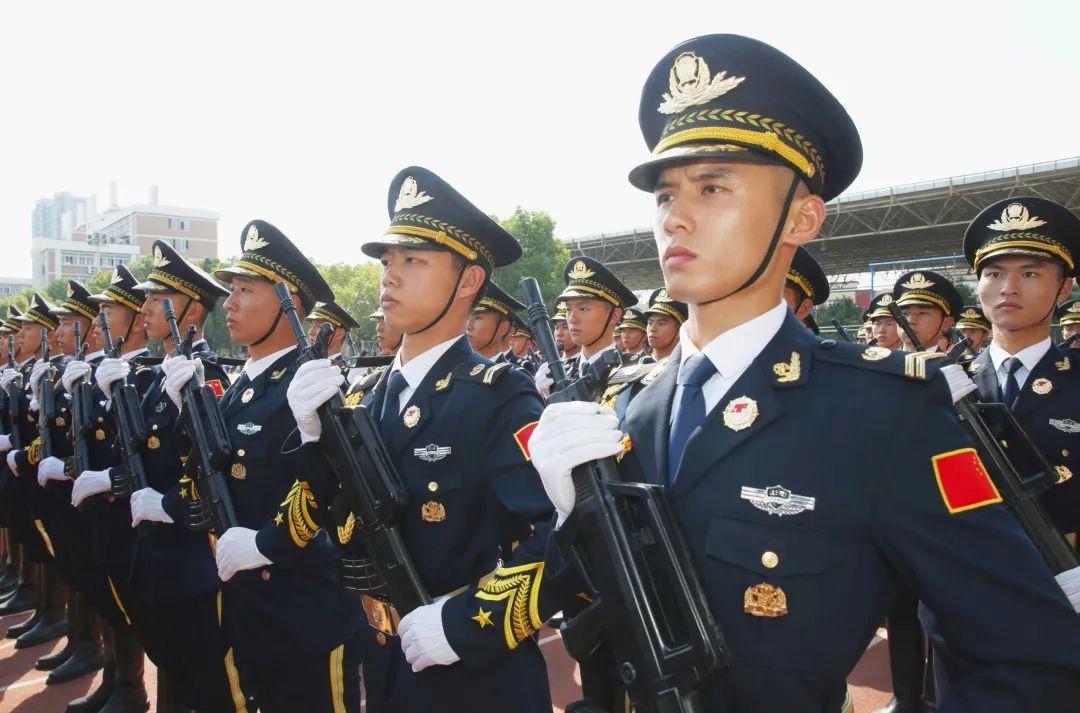 浙江警察学院校服图片