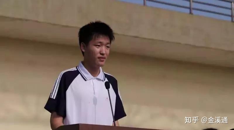 广昌二中校考生王玘,769分金溪二中考生黄子珊,769分;(含省"三好"优惠