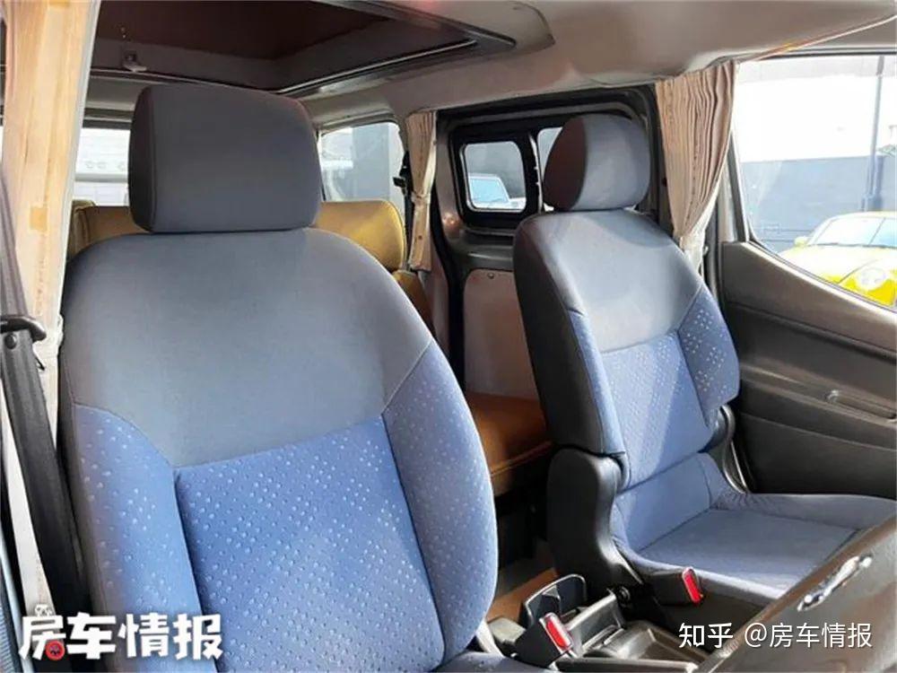 带升顶的日产nv200房车6座设计代步也能开有小厨房能洗菜做饭