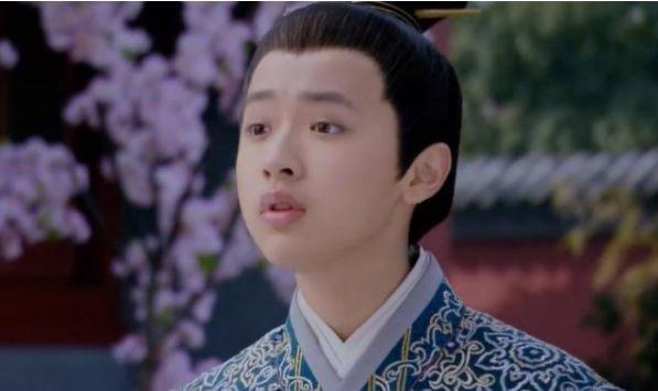 虽然萧鸾刚刚弑杀了萧昭文的哥哥郁陵王萧昭业,但新天子萧昭文还是不