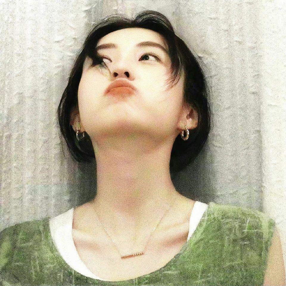 无水印张子枫头像!