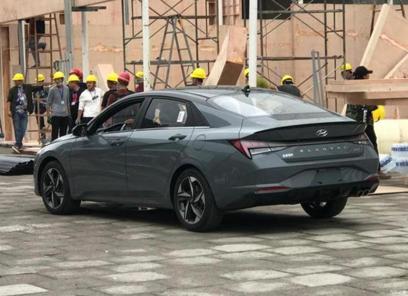 现代全新一代伊兰特将在北京车展中正式与国内消费者见面,并公布预售