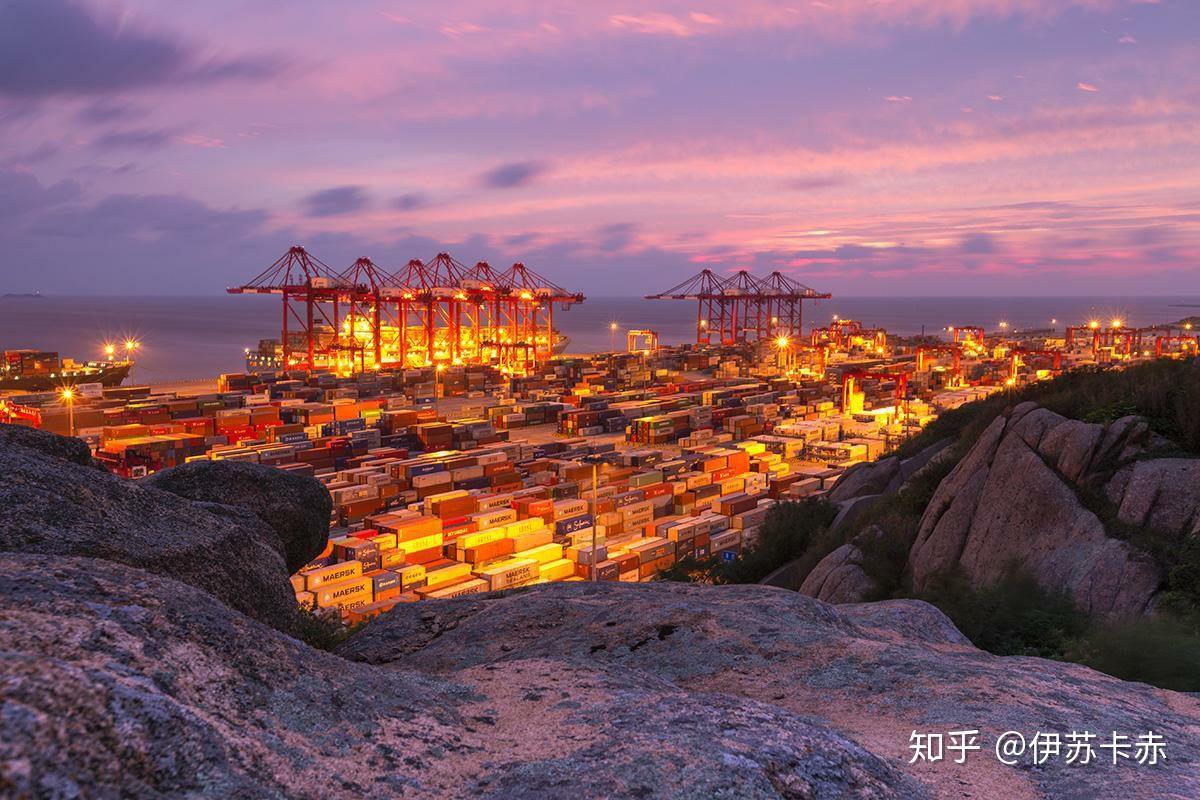 最大的集装箱港---上海洋山港和世界最高货物吞吐量港---宁波舟山港