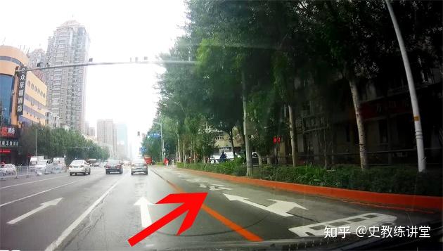 什么是非机动车道行驶 v2-28ffc7bf580c0c6e6aa311cd6f12a5c5_r.jpg