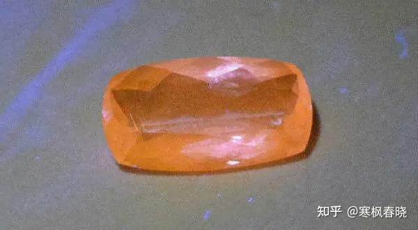 星│会变色的宝石—方钠石 - 知乎