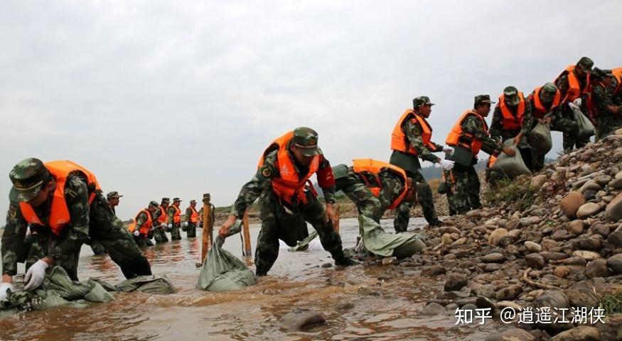 紧急郑州最强降雨已致交通瘫痪人民子弟兵赶赴河南多地抗洪