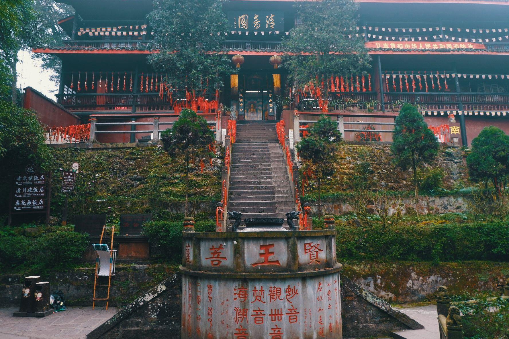 中峰寺,广福寺.额,骆驼可能狗粮吃得太饱,忘记了什么模样.