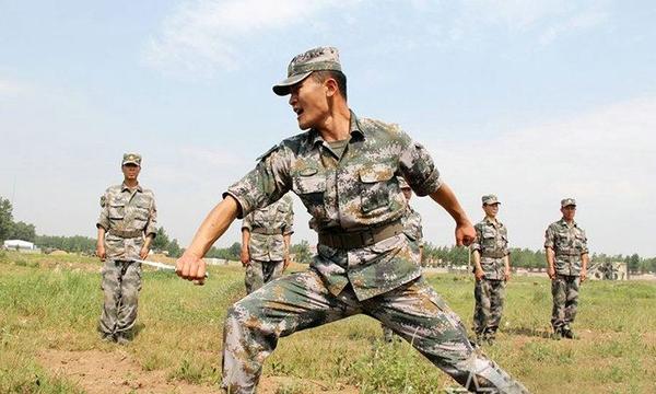 84式侦察兵匕首 - 知乎
