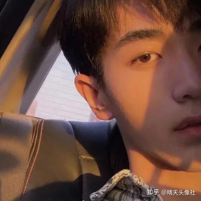 有质感的男生头像众生皆苦而你是草莓味的