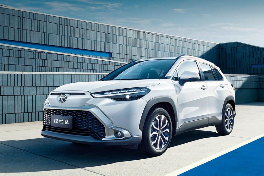 目前广汽丰田共有6种车型在产汉兰达,中型suv,厂商指导价23984298万元