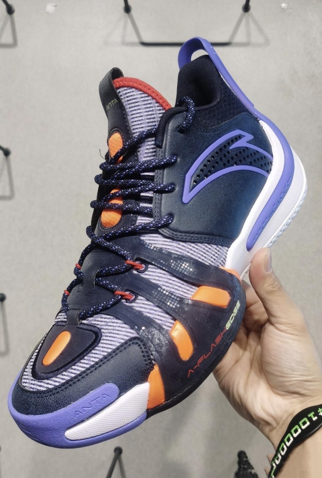 一周新品球鞋合集!字母哥3代曝光,吹杨1代棉花糖配色好美