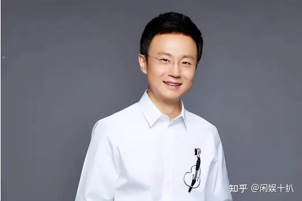 刚强:娶二婚主持人春妮,为爱坚持丁克,如今一家三口幸福美满 - 知乎