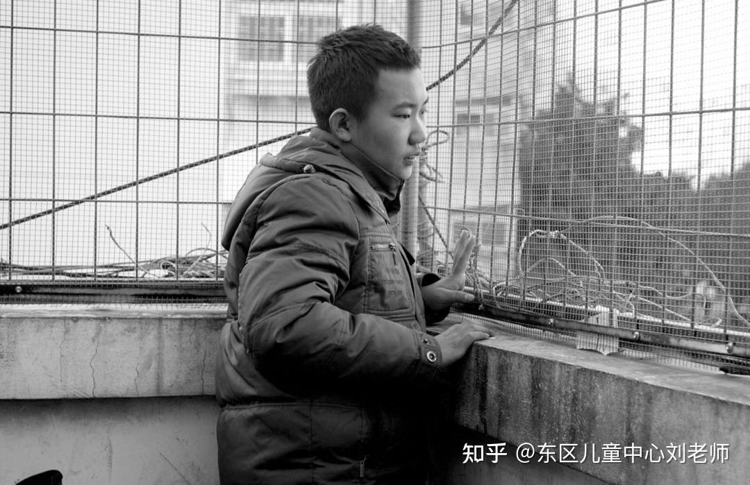 孤独症儿童该如何进行社会交往