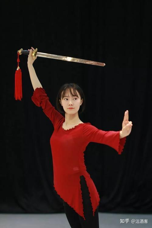 中国古典舞中长穗剑舞的穗法研究:历史传承与技艺探索 - 知乎