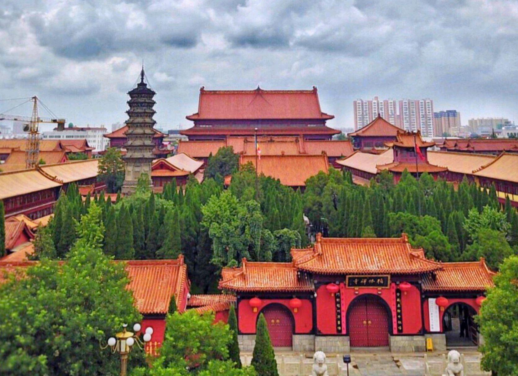 趙縣東南角石塔東路上的柏林禪寺始建於漢獻帝建安年間(196-220年)