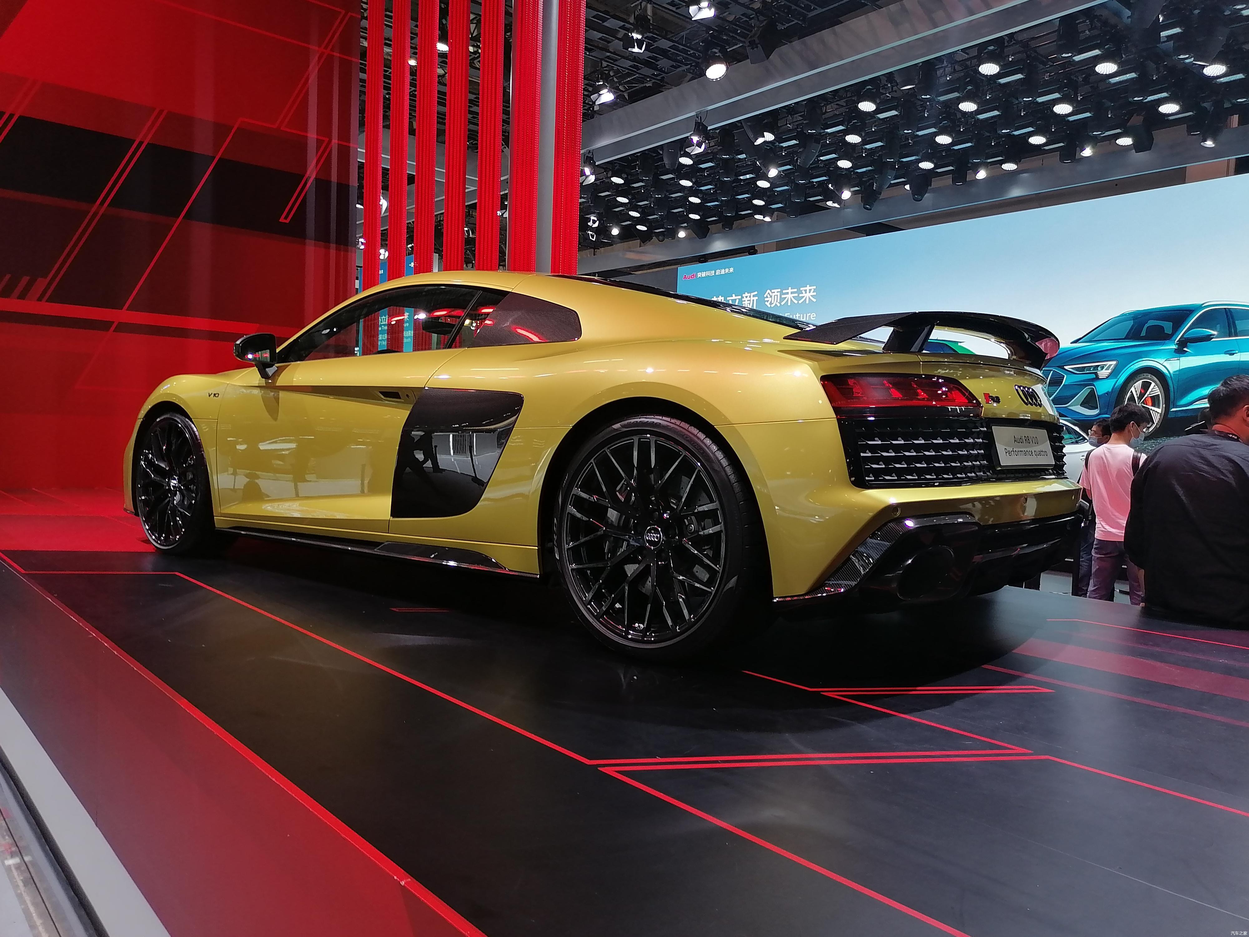 北京车展实拍新款奥迪r8亮相搭载52lv10发动机