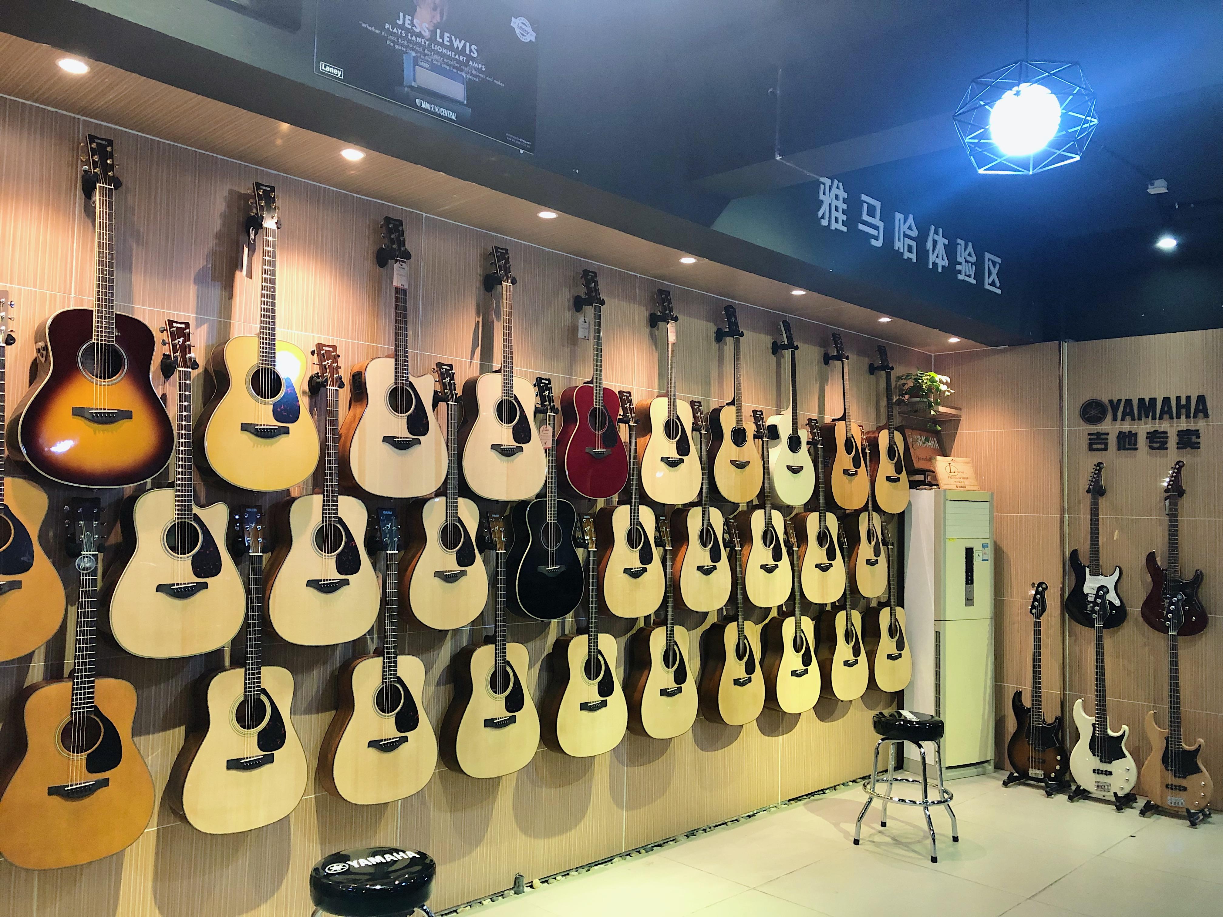 yamaha雅马哈吉他形象店