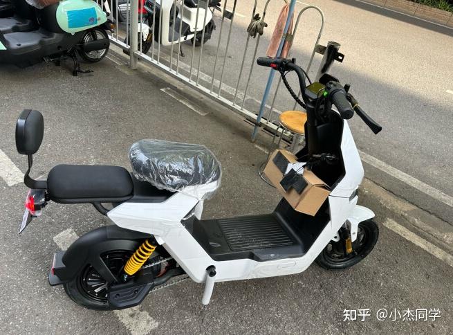 小牛电动车f100小牛f100电动车怎么样上手两月评测优缺点