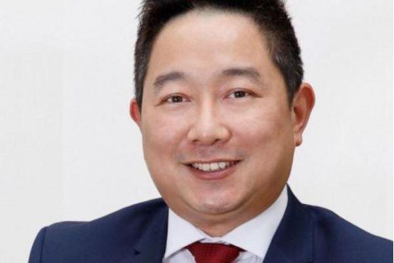 而这间公寓的男主人,36岁的罗浩灵已经在前一天带着两个年龄分别为6岁