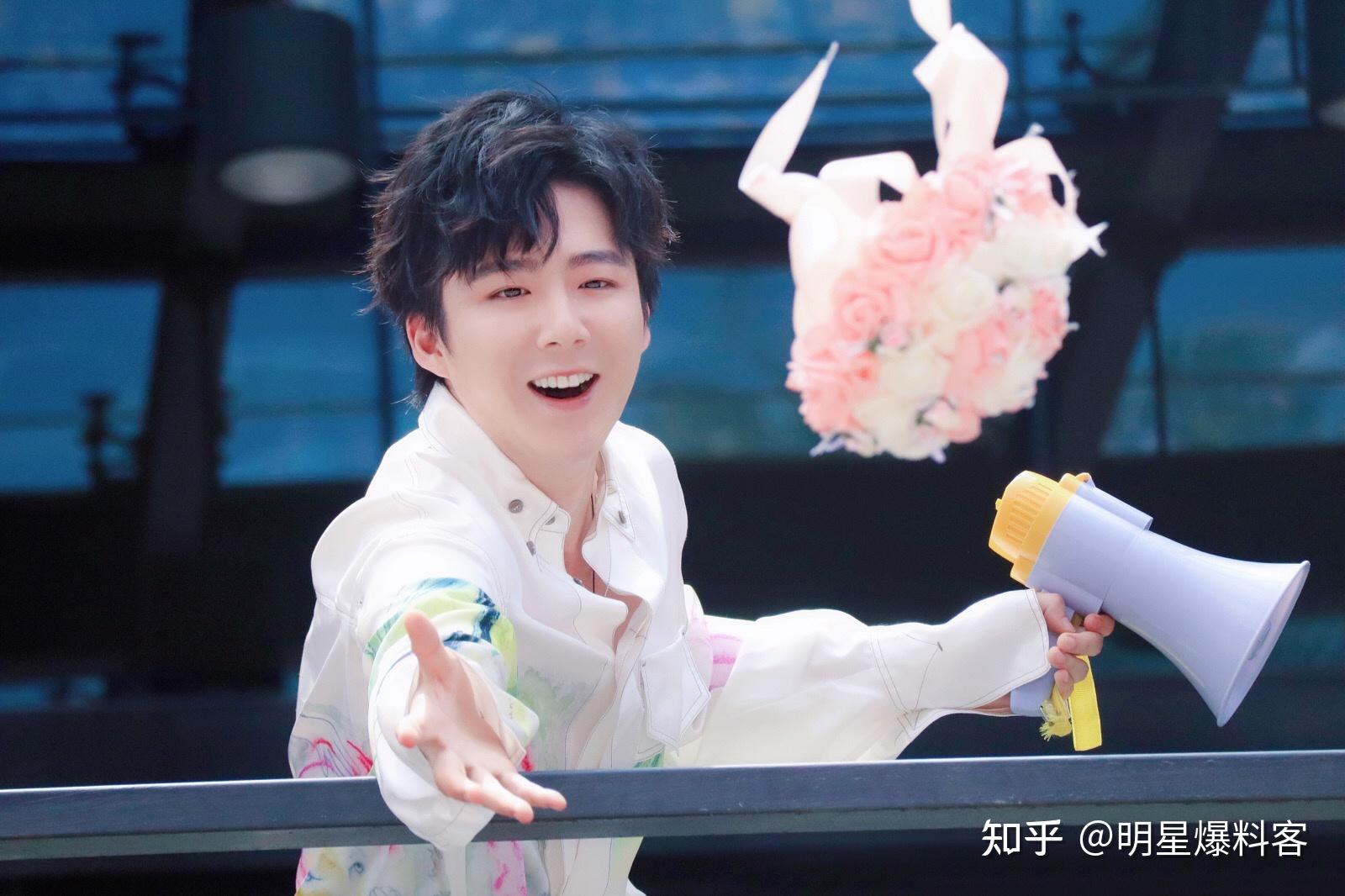 2,刘宇宁不过话说回来了,杨天真虽然把精力都放到做大码女装上面,但是