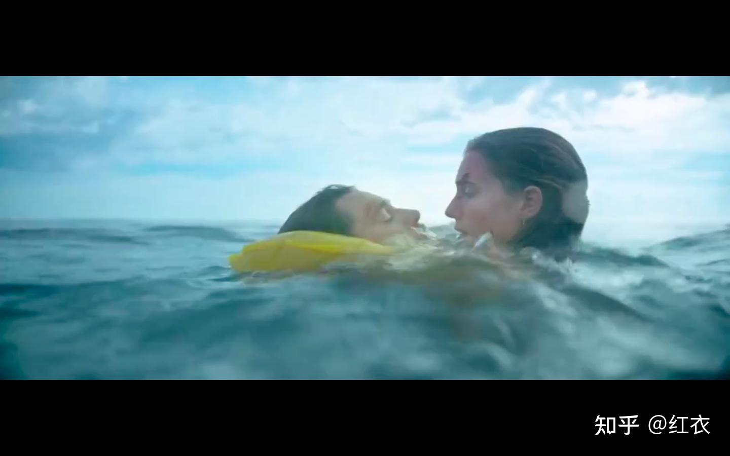 男拳也罢,吵吵闹闹的小情侣经历过这一段共赴生死的空中惊魂之后,最终