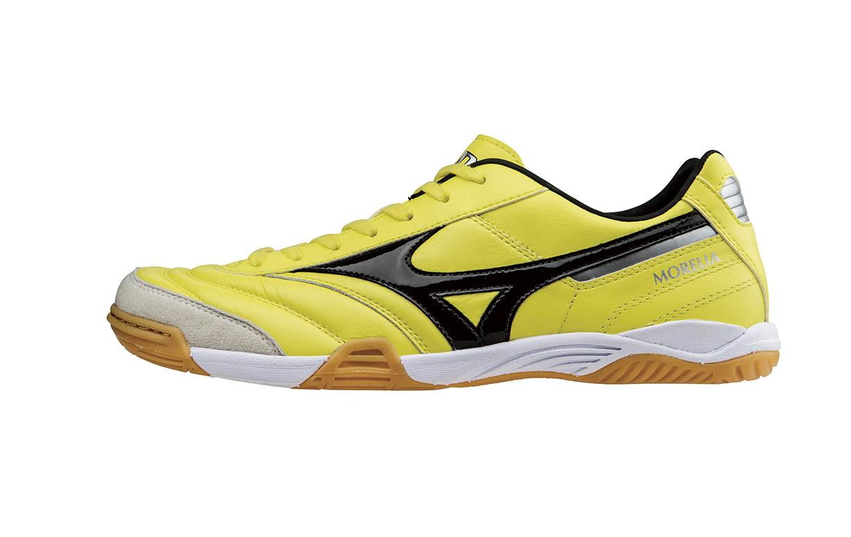 业余踢球的如何挑选足球鞋?有哪些经典款式值