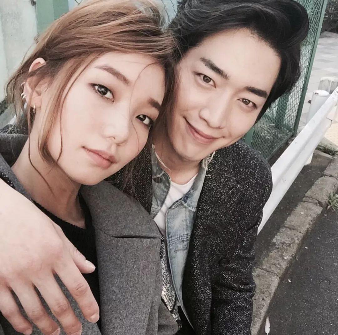 金高银20她是高级脸的大势模特李皓京单眼皮可甜可盐的穿搭更是收割